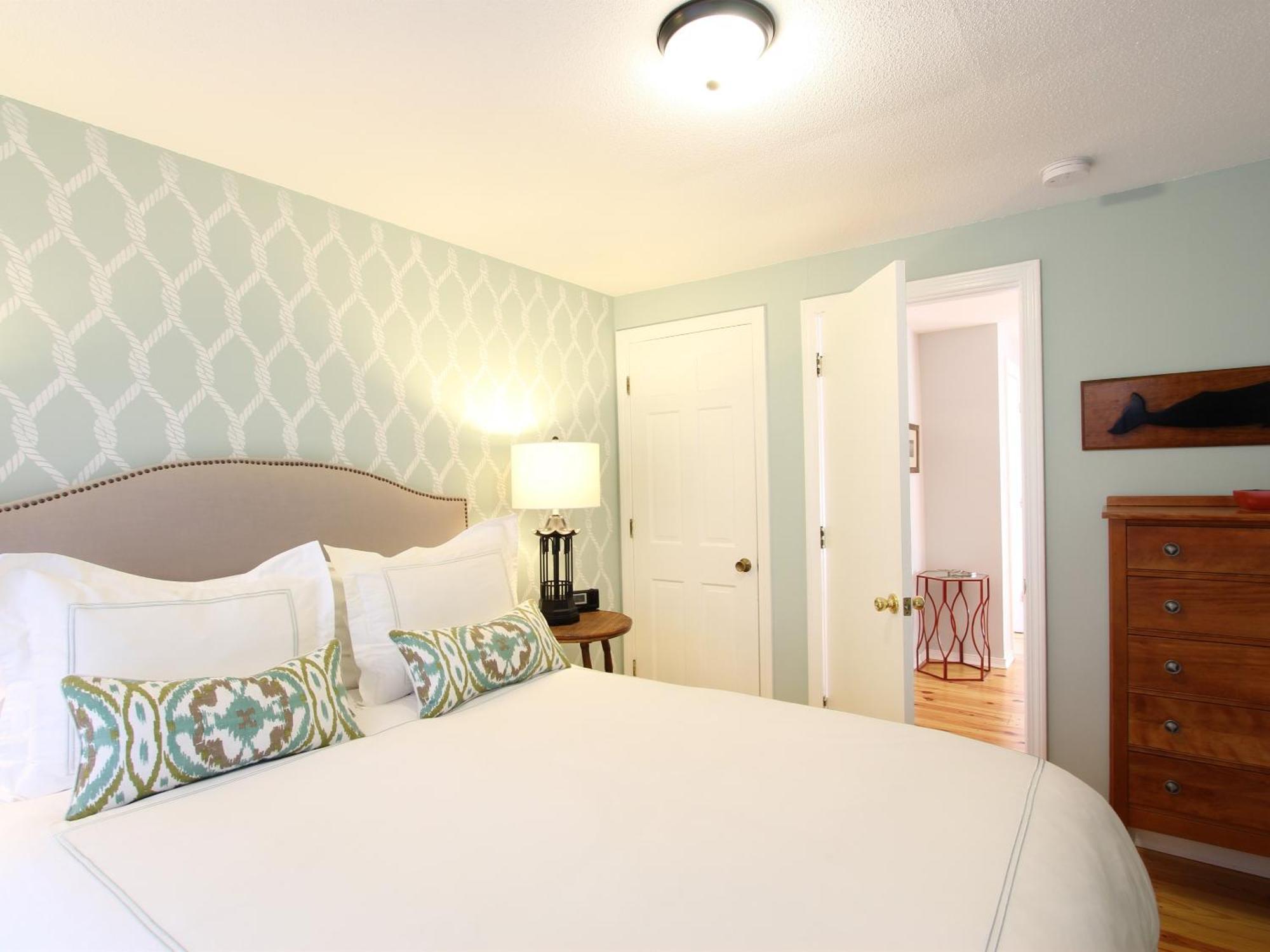 Charles And Charles Mv Bed & Breakfast Винярд Хейвън Екстериор снимка